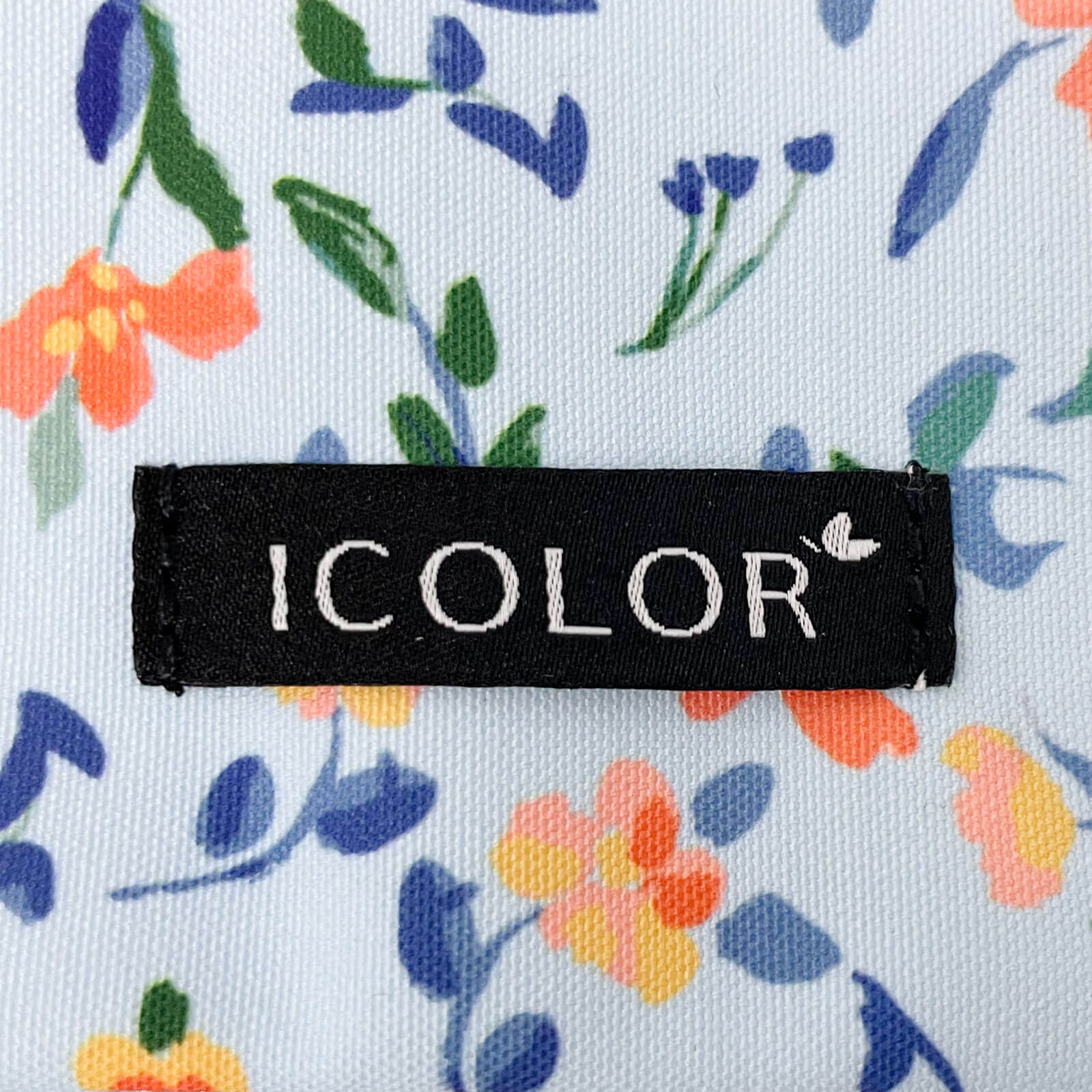 Woven label for luxury branded tote bag detail