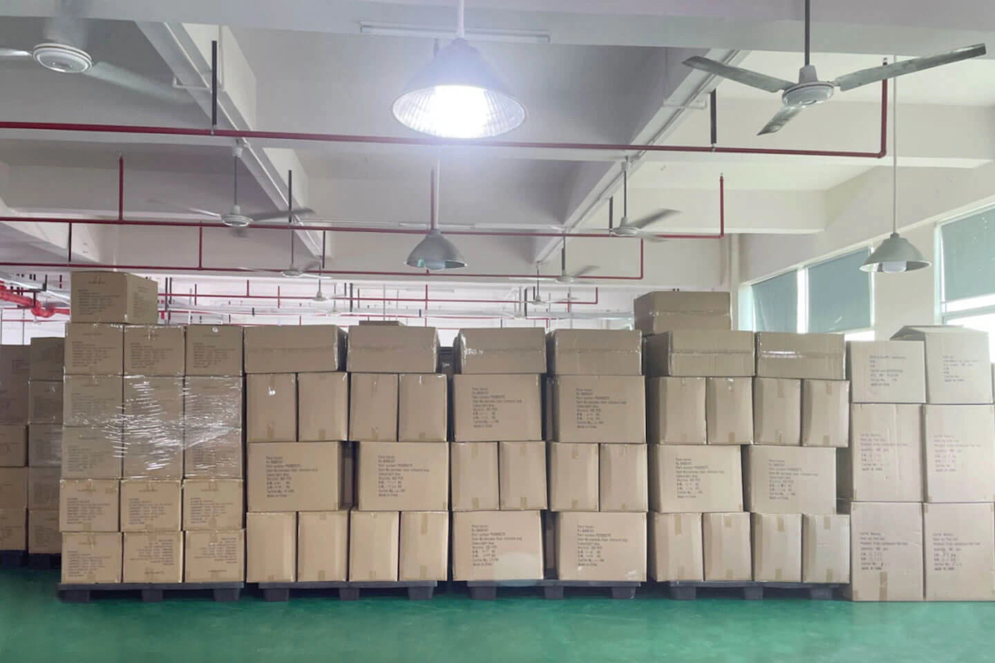 Carton label and delivery planning for tote bag pack-out