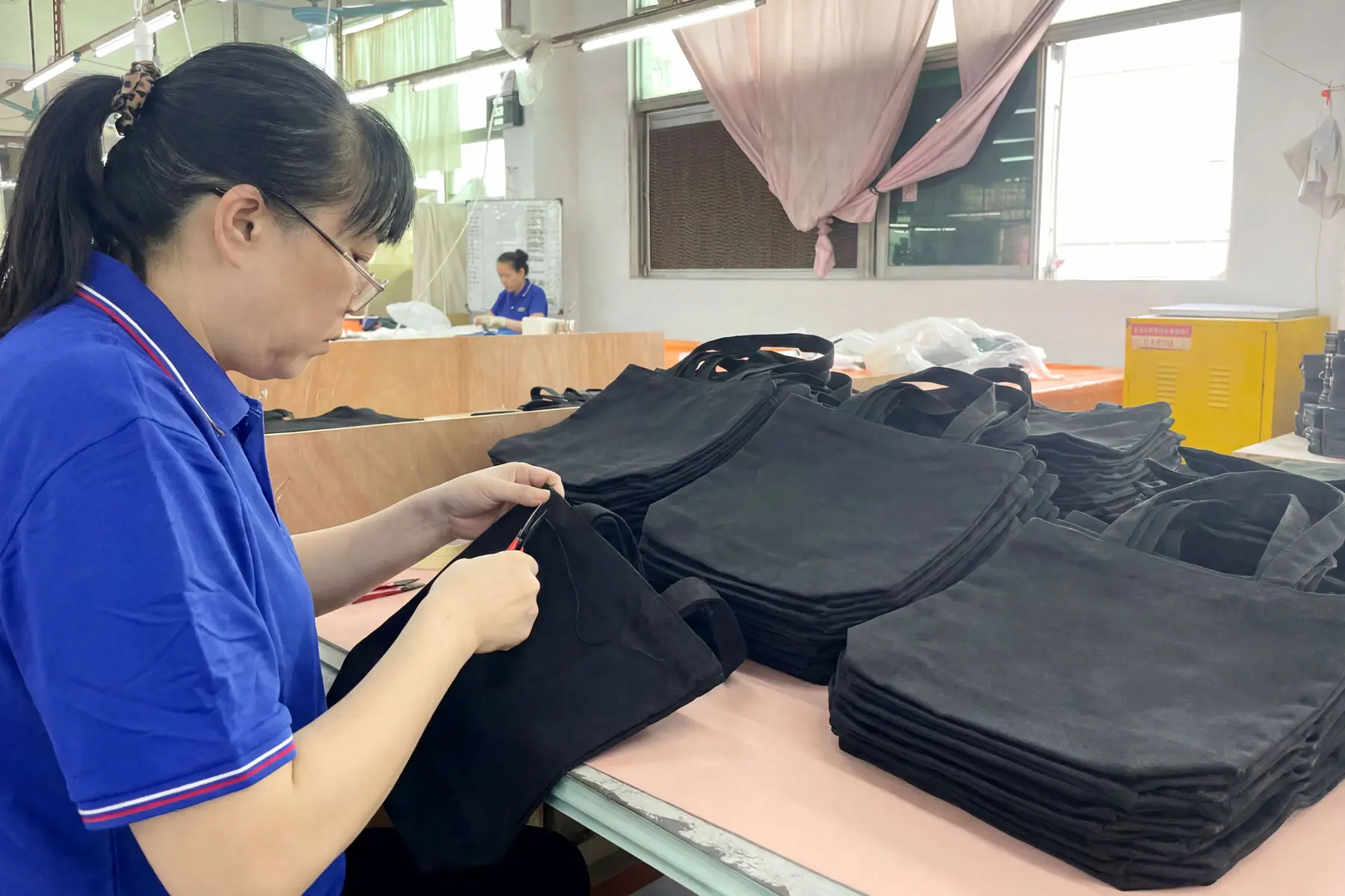 Bulk production and delivery planning for custom hotel tote bags