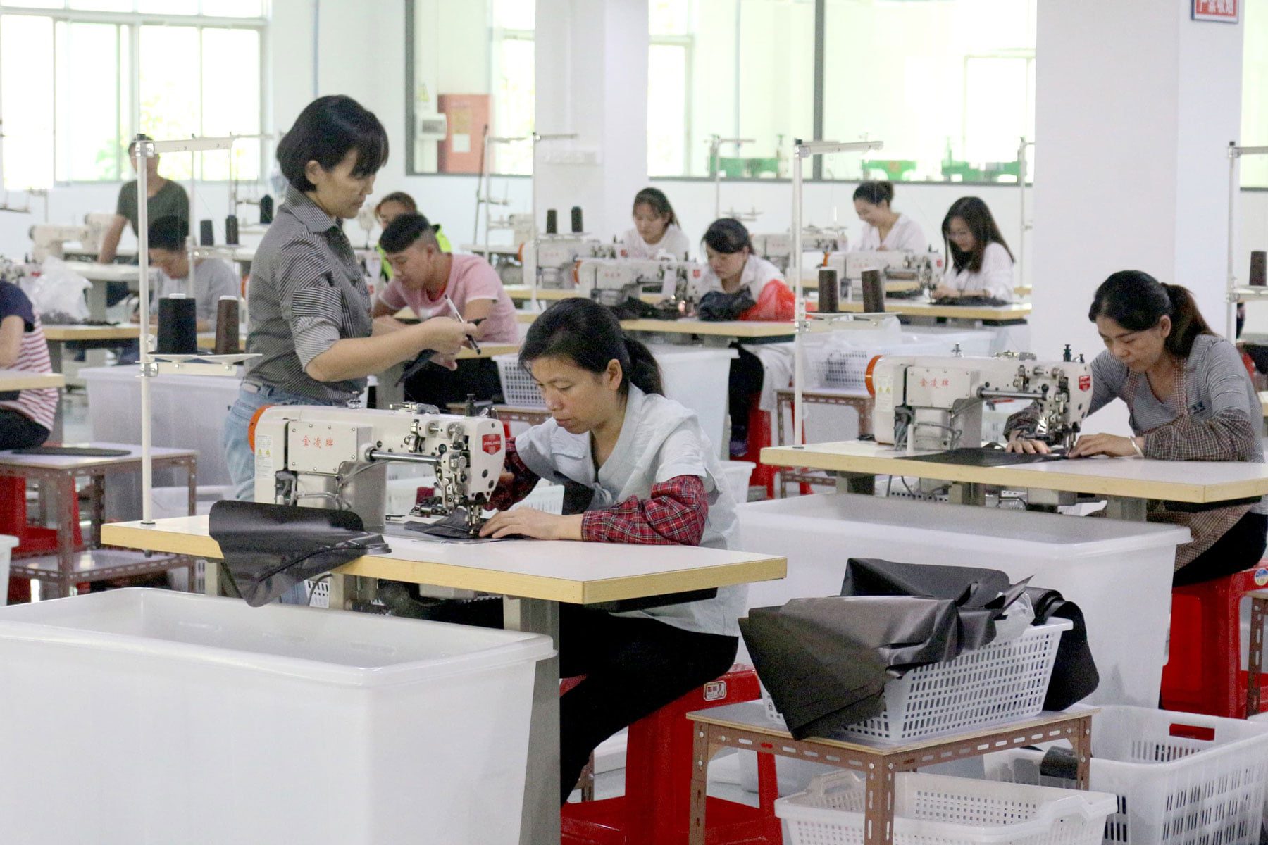 Mass production and property delivery planning for custom spa tote bags