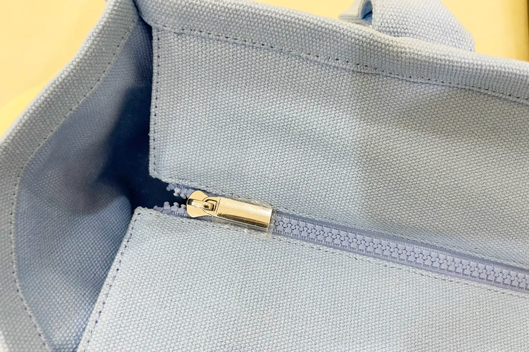 Zipper closure option for custom tote bag projects