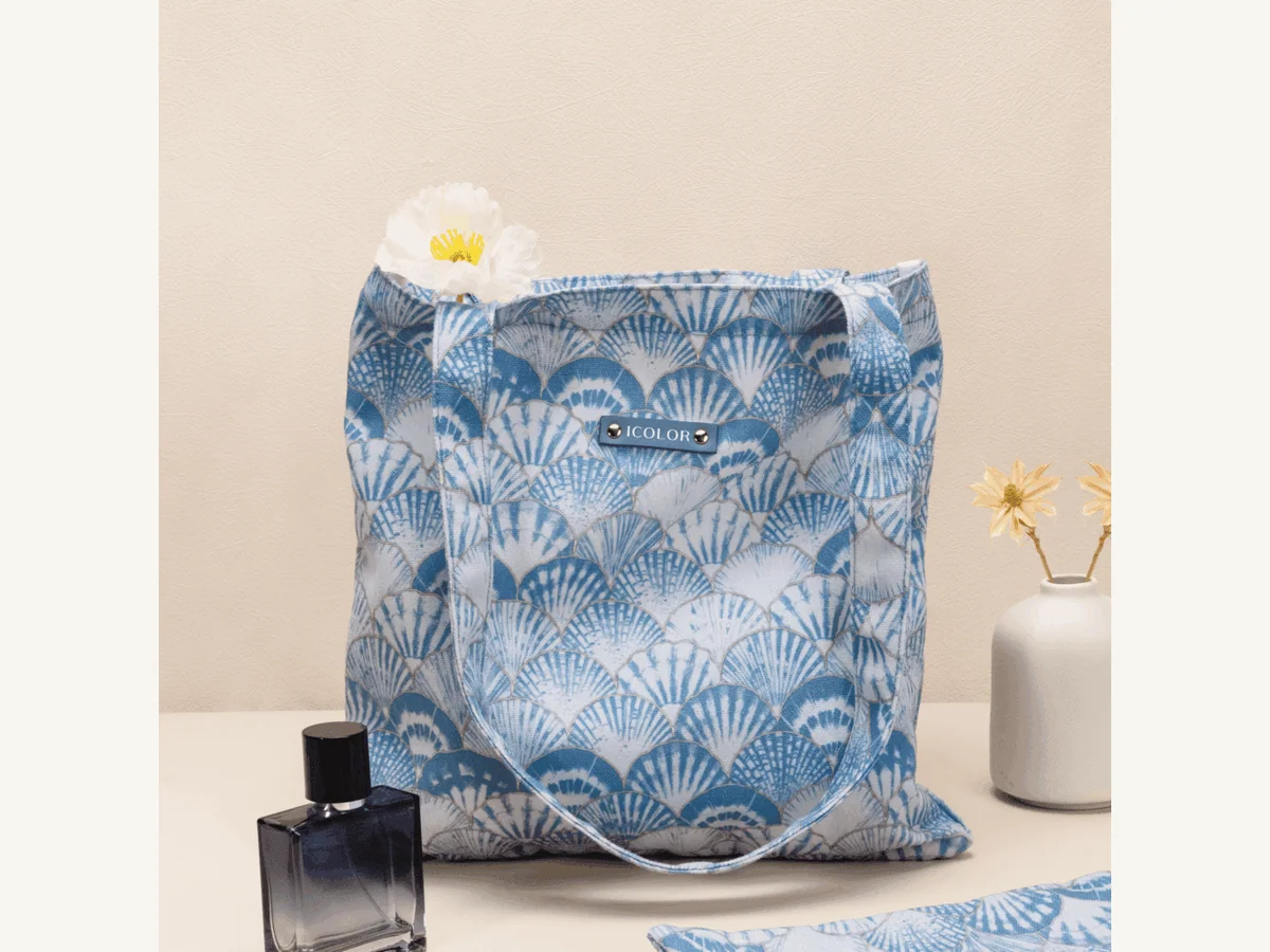 Bookstore tote product collection for retail assortment planning